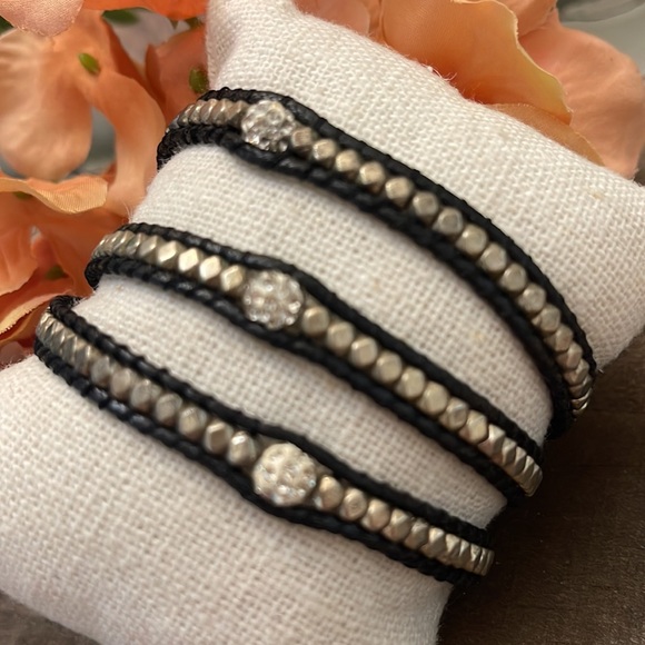 JBloom Black and Silver Beaded Wrap - Picture 2 of 6